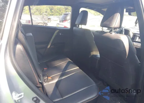 2018 Toyota Rav4 Se z USA, uszkodzony, nr VIN JTMJFREV7JJ201692